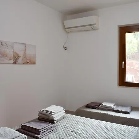 بيت للعطل Poligala Vacation With Sea View *